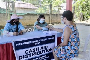 Provincial government of E. Samar releases cash aid to more than 30K households