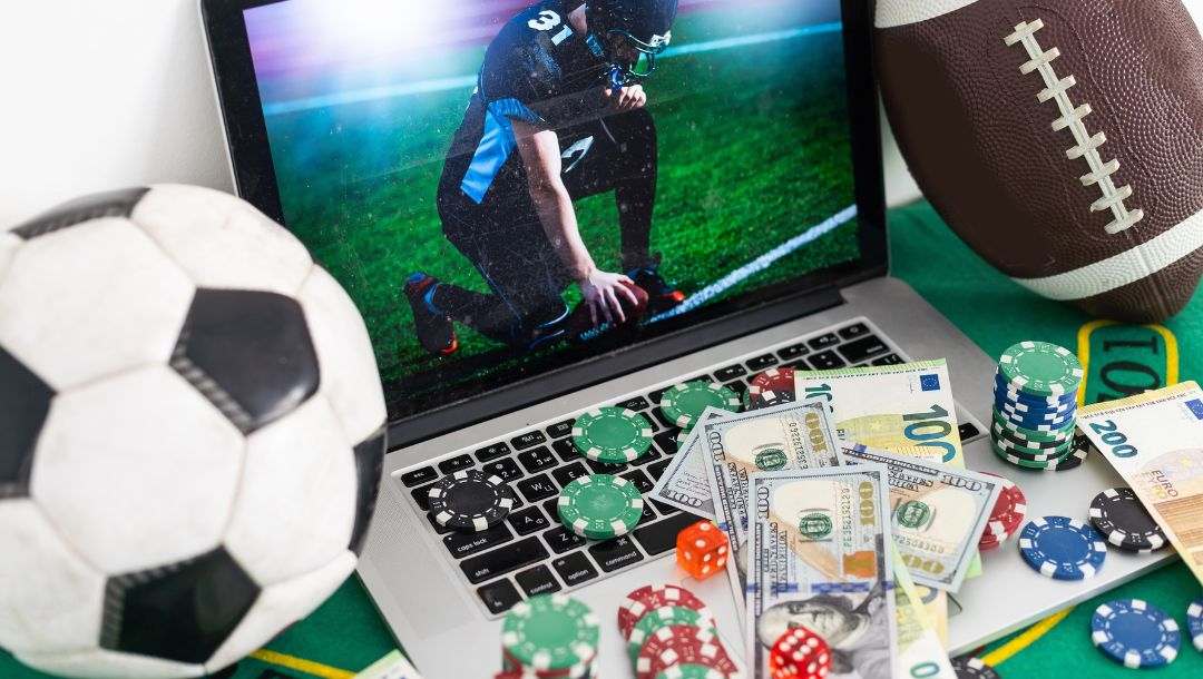 Play smarter with daily bonuses 32 Play smarter with daily bonuses 32